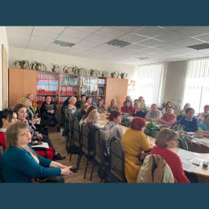 Masă rotundă cu bibliotecarii școlari cu genericul „Implementarea tehnologiilor în realizarea funcției de cunoaștere a bibliotecii școlare”